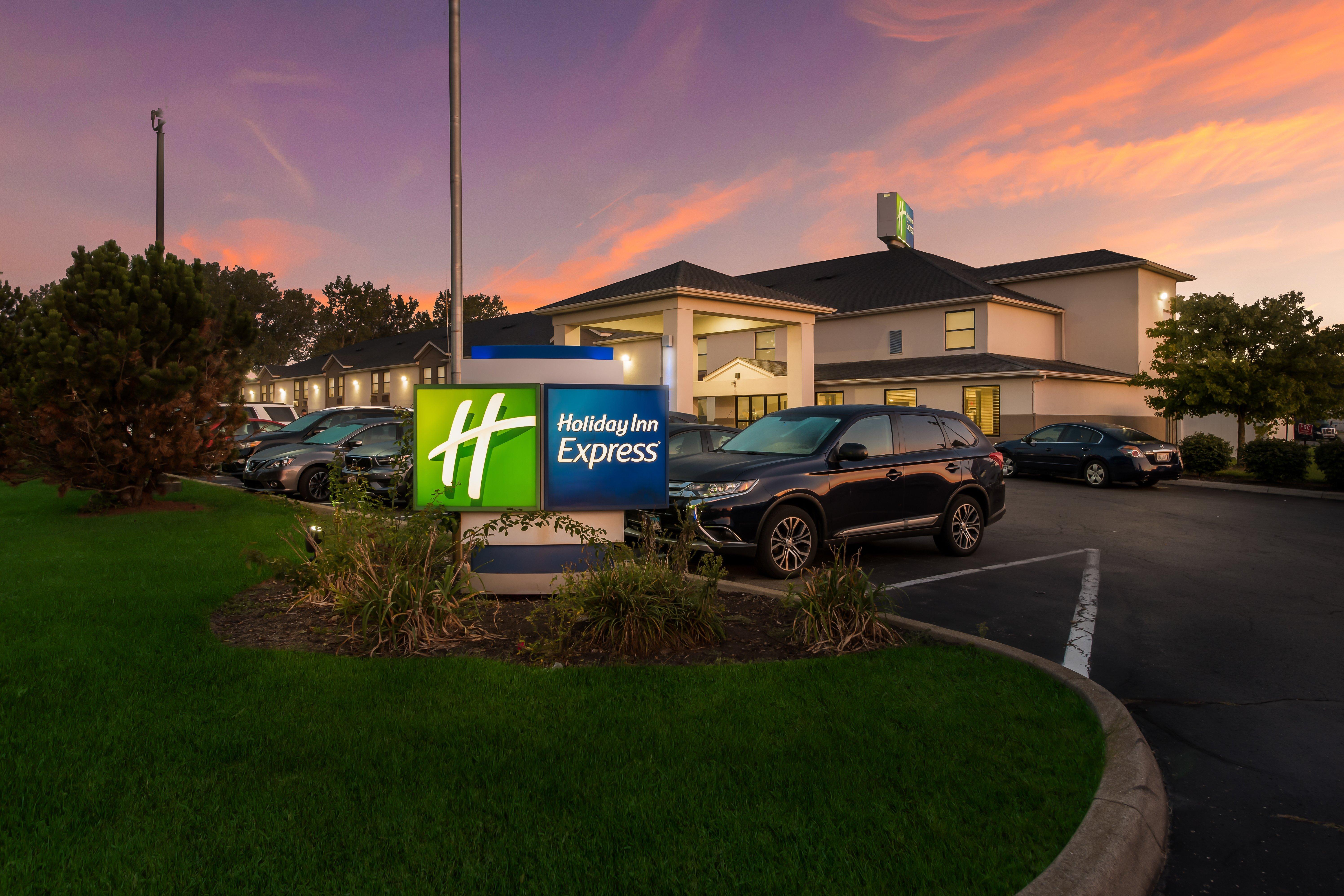 Holiday Inn Express London-I-70 By Ihg Dış mekan fotoğraf