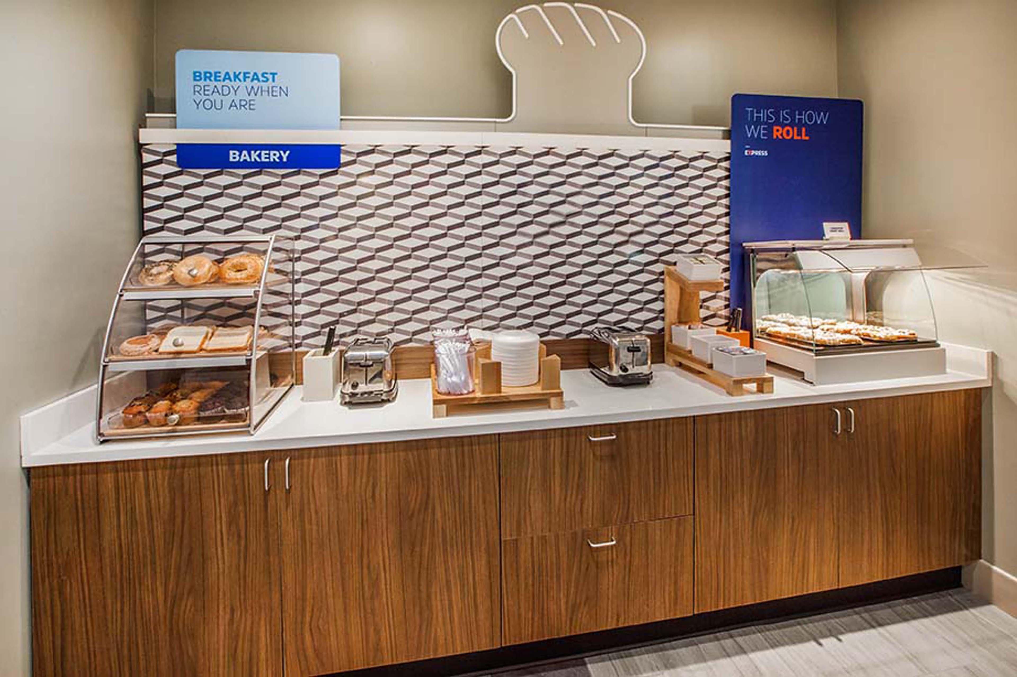 Holiday Inn Express London-I-70 By Ihg Dış mekan fotoğraf
