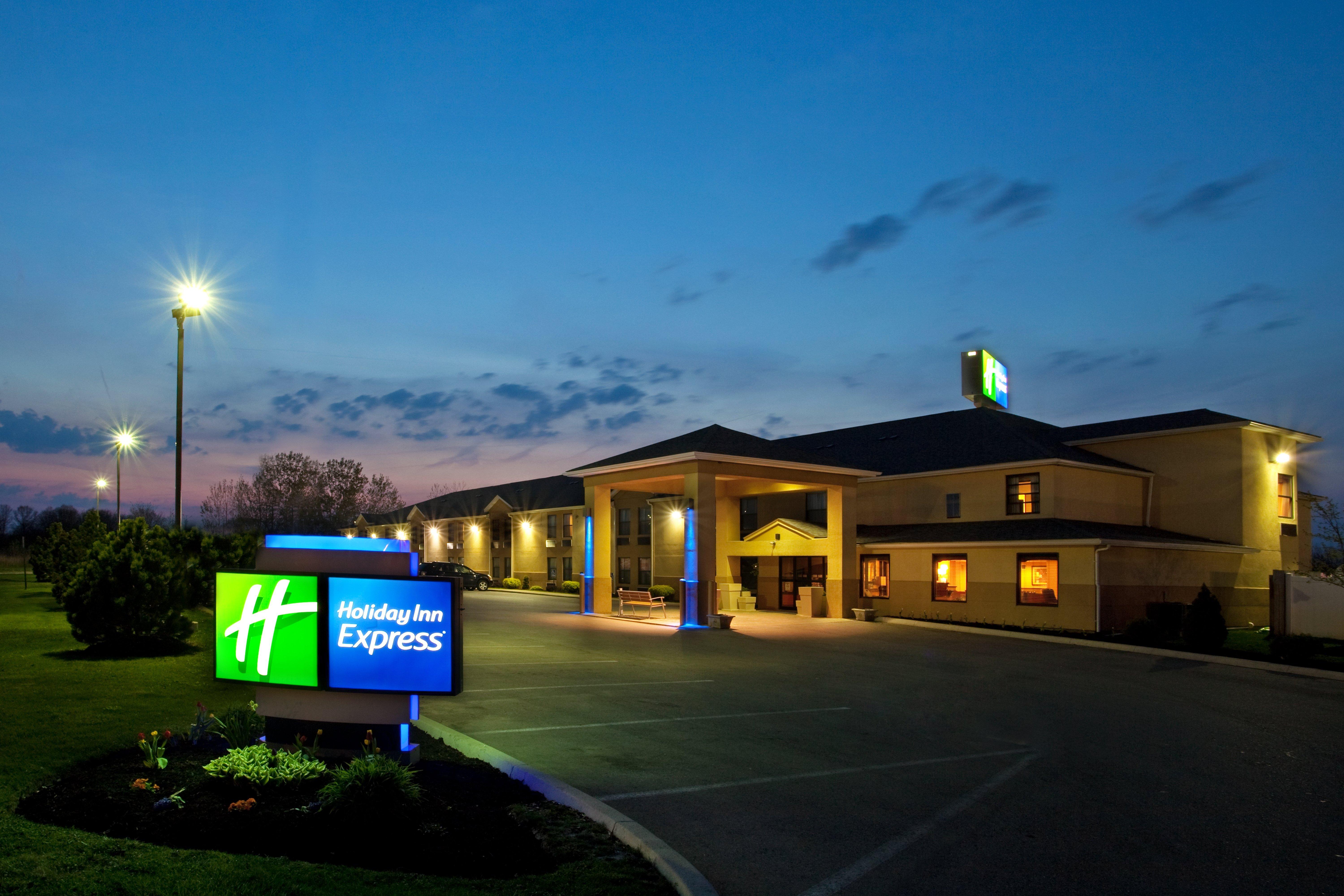Holiday Inn Express London-I-70 By Ihg Dış mekan fotoğraf