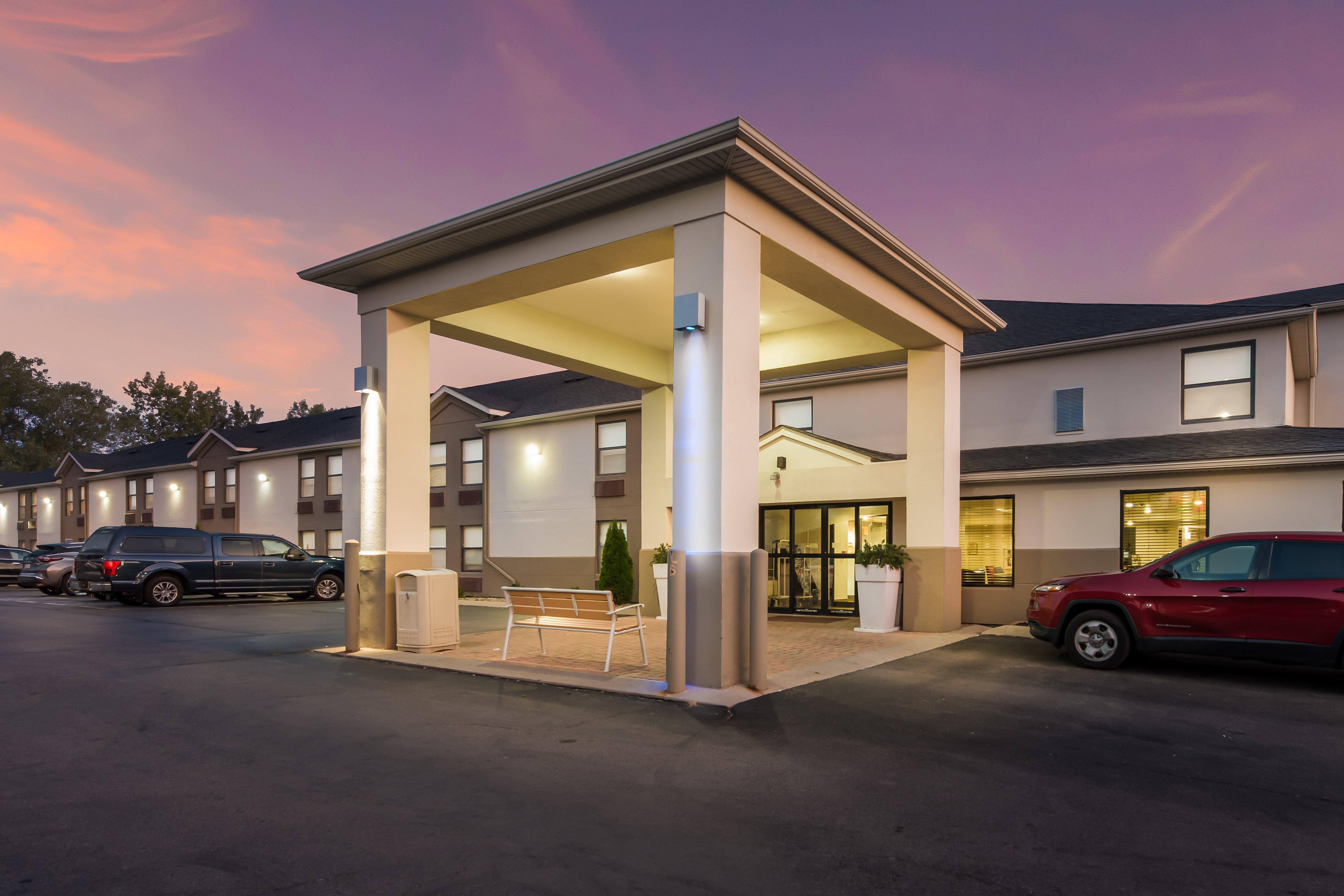 Holiday Inn Express London-I-70 By Ihg Dış mekan fotoğraf