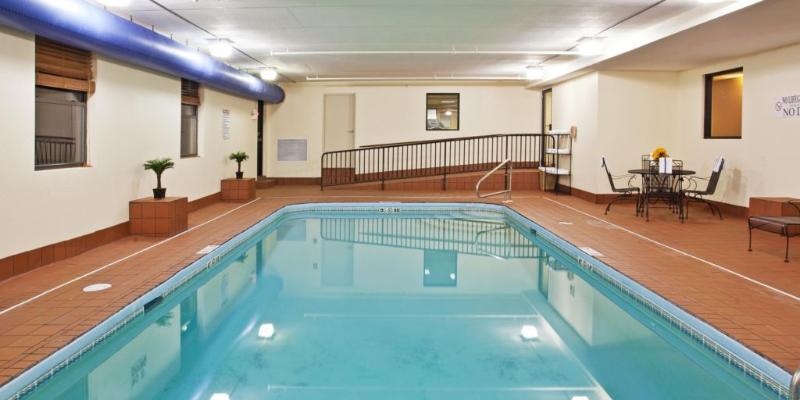 Holiday Inn Express London-I-70 By Ihg Dış mekan fotoğraf