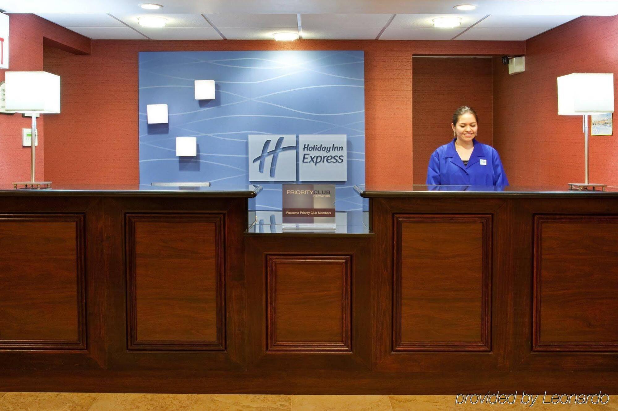 Holiday Inn Express London-I-70 By Ihg Dış mekan fotoğraf